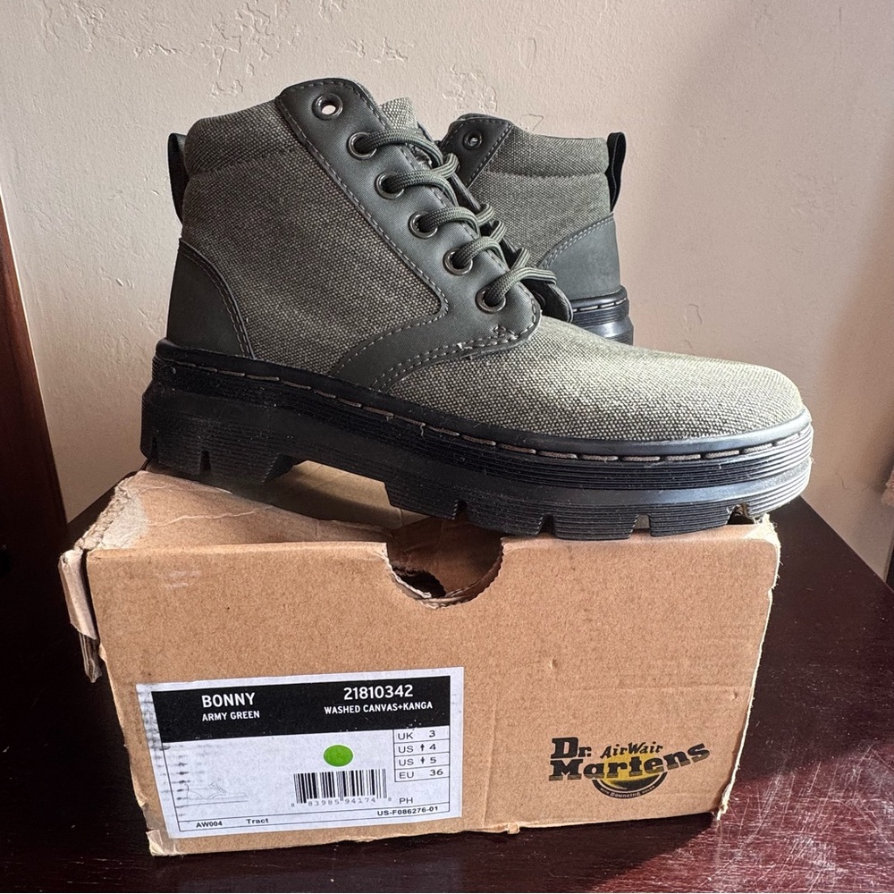 Dr. Martens Bonny Chukka Boots in Army Green Canvas Kanga EU 36